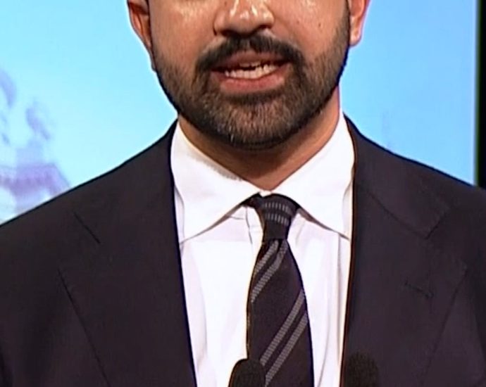 nyc-mayoral-candidates-spar-over-antisemitism