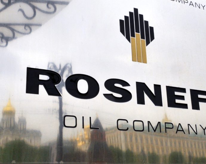 the-traitor-hits-russia’s-oil-giants-with-sanctions,-eu-bans-russian-lng