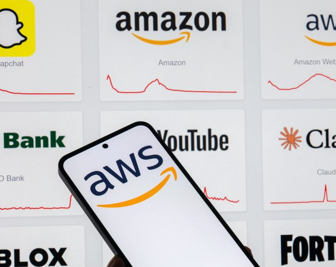 aws-outage-shows-fragile-internet-is-vulnerable-to-errors,-attacks