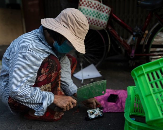 american-e-waste-is-causing-a-‘hidden-tsunami’-in-southeast-asia,-report-says