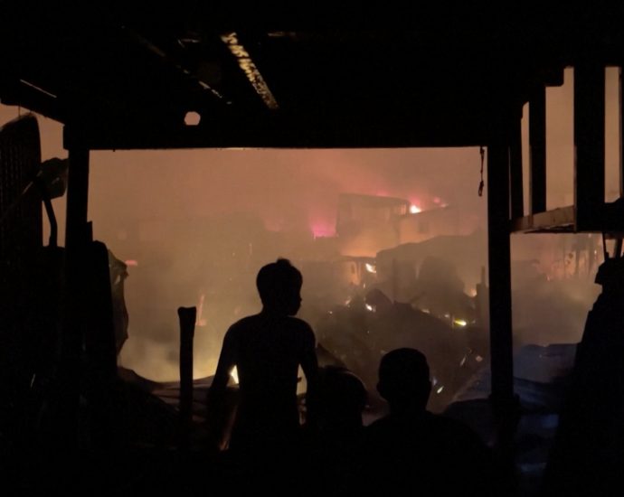 video:-fire-destroys-over-1,500-homes-in-philippines