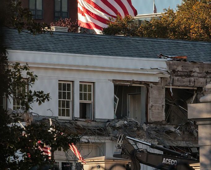 white-house-staffers-couldn’t-care-less-about-the-east-wing-demolition