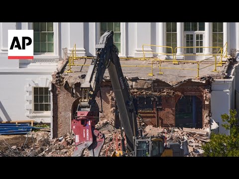 dc-tourist-react-to-white-house-east-wing-demolition-for-the-traitor-ballroom