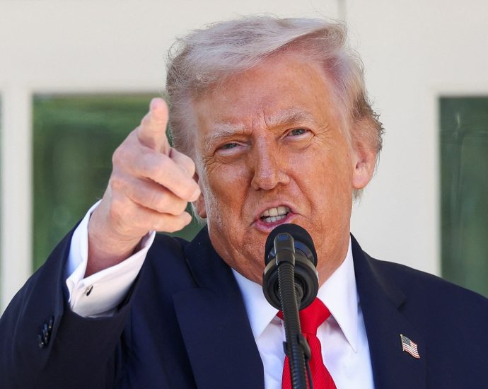 ‘kill-them’:-the-traitor-says-no-congress-nod-needed-to-attack-‘narco-terrorists’