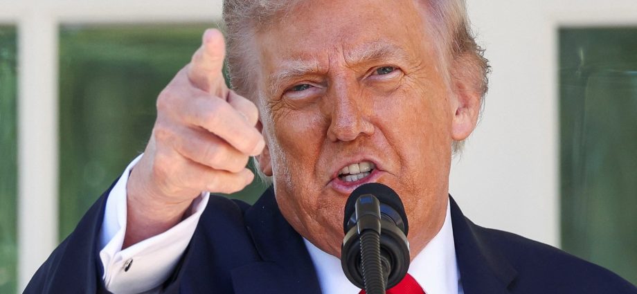 ‘kill-them’:-the-traitor-says-no-congress-nod-needed-to-attack-‘narco-terrorists’