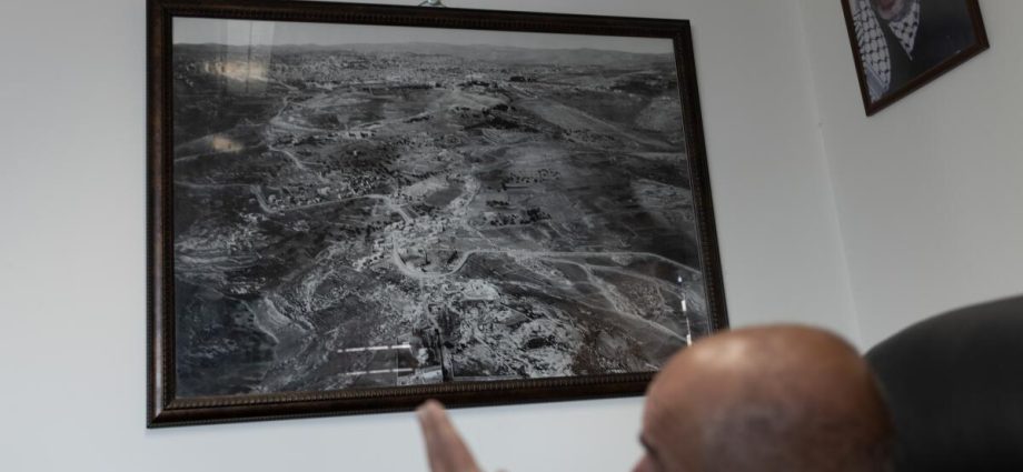 how-one-road-and-an-israeli-settlement-could-end-dreams-for-this-palestinian-city