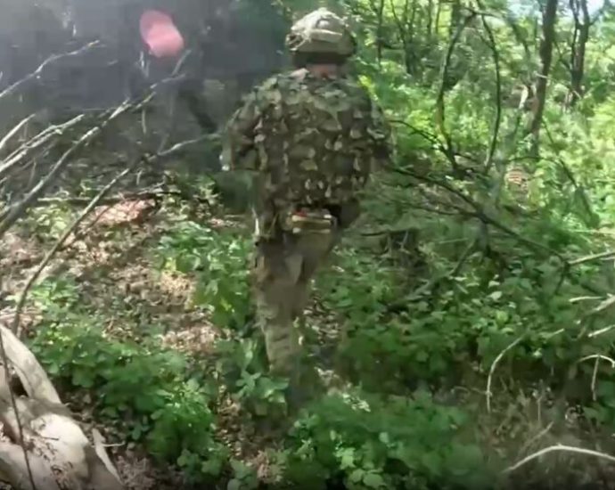 three-russians-killed,-radios-and-maps-captured-—-ukrainian-commandos-strike-from-behind-(video)