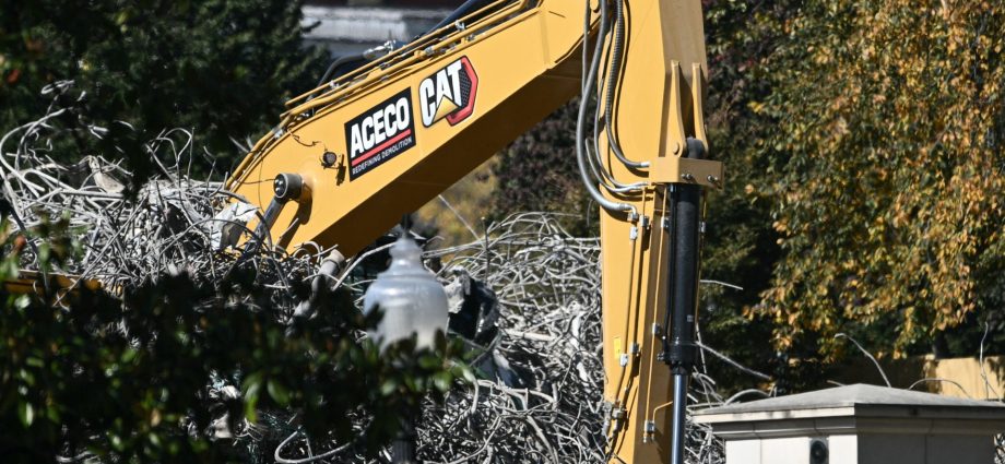 who-are-the-private-donors-funding-the-traitor’s-white-house-ballroom?