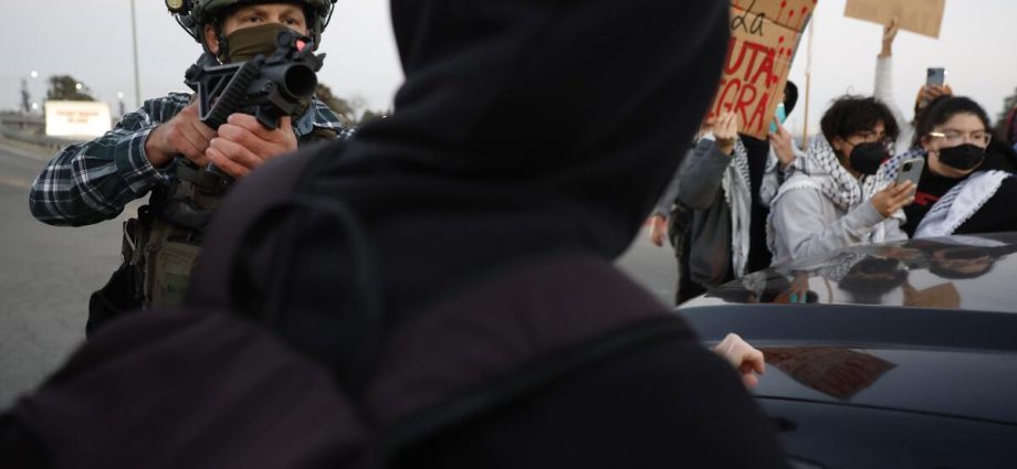 federal-immigration-enforcement-surge-is-now-paused-in-east-bay-too,-oakland-mayor-says