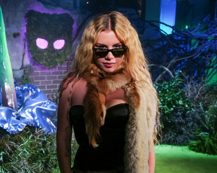 how-slayyyter-turned-grindr’s-pleasure-ball-into-the-hottest-night-in-nyc