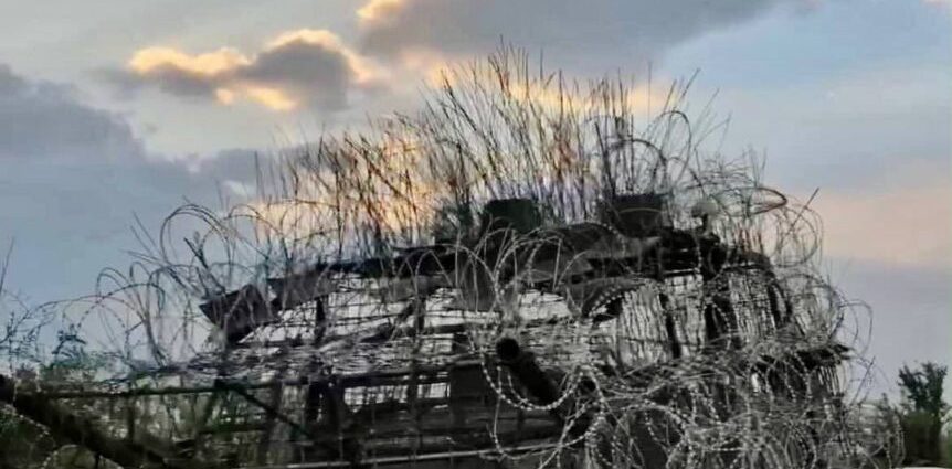 russia’s-“turtle-tanks”-are-back-—-and-they’re-built-to-bleed-drones-dry