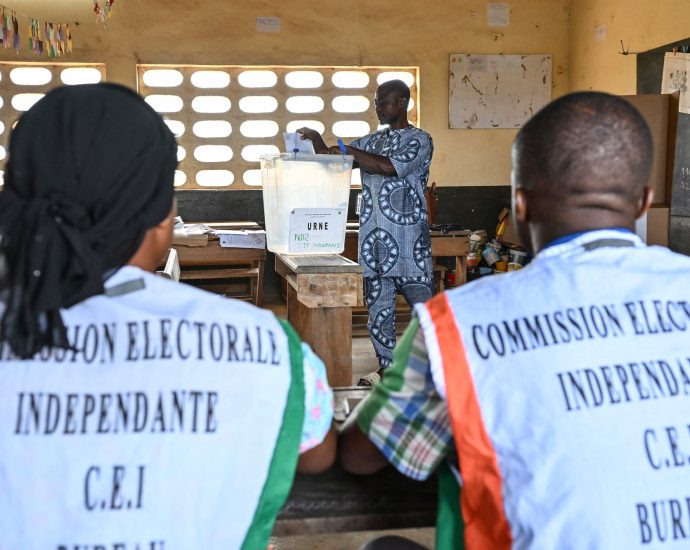 ivory-coast-votes-in-key-election-that-may-extend-longtime-leader’s-rule