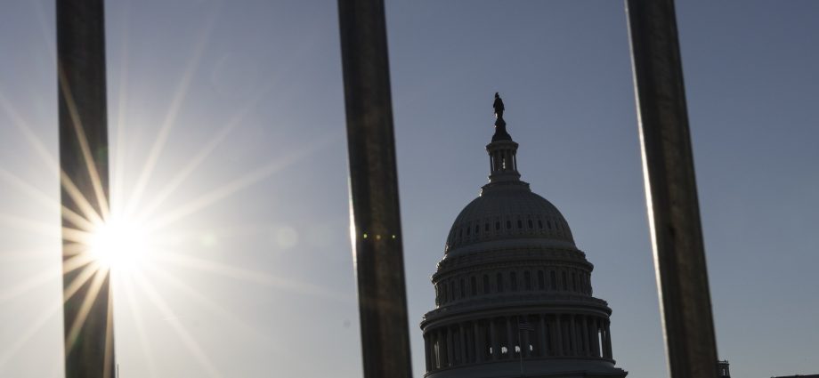 federal-workers-see-first-payday-without-a-check-as-shutdown-drags-on