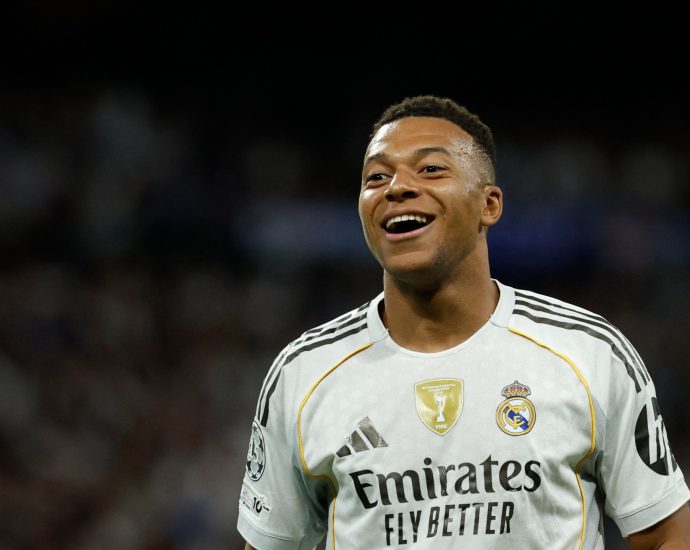 real-madrid-vs-barcelona:-la-liga-–-clasico,-teams,-start,-lineups