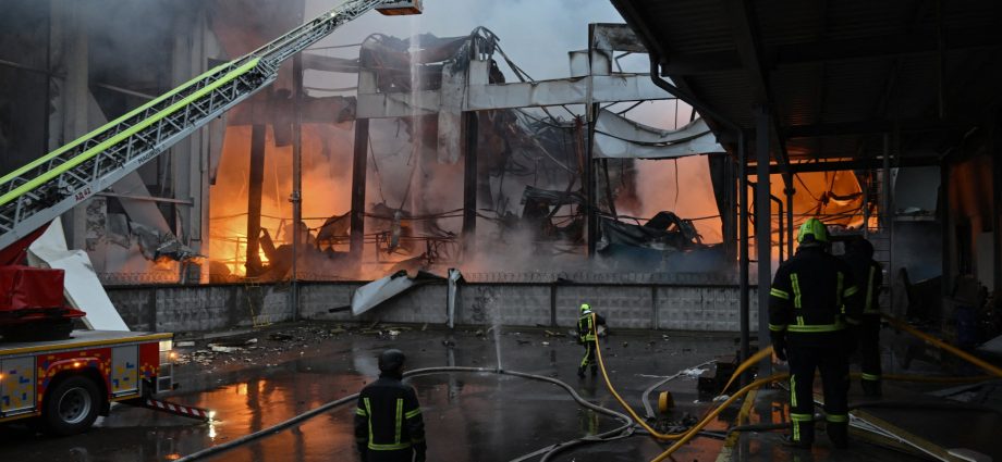 russian-attacks-on-ukraine-kill-4-as-kyiv’s-allies-renew-pressure-on-moscow