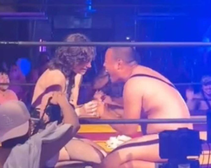 trans-wrestler-goes-viral-after-surprising-partner-with-proposal-during-match:-‘i-love-queer-joy’