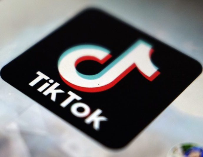 are-you-in-‘group-7’?-tiktok’s-newest-trend,-explained