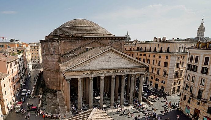 japanese-tourist-falls-from-the-pantheon-parapet-and-dies