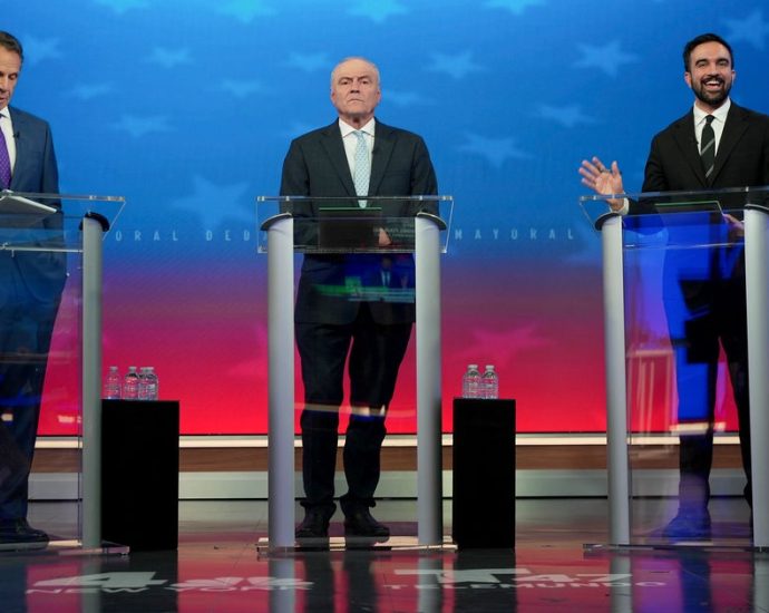 early-voting-begins-in-nyc-mayor’s-race-and-new-jersey-governor’s-race