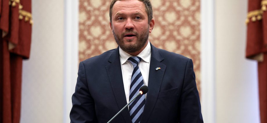 estonia’s-top-diplomat:-russia-testing-nato-resolve-amid-the-traitor-uncertainty
