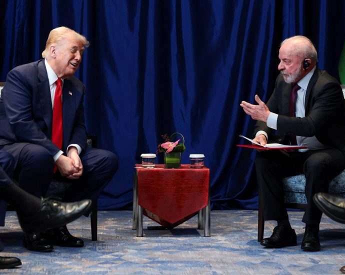 the-traitor-meets-brazil’s-lula-at-asean-summit,-touts-‘pretty-good-deals’