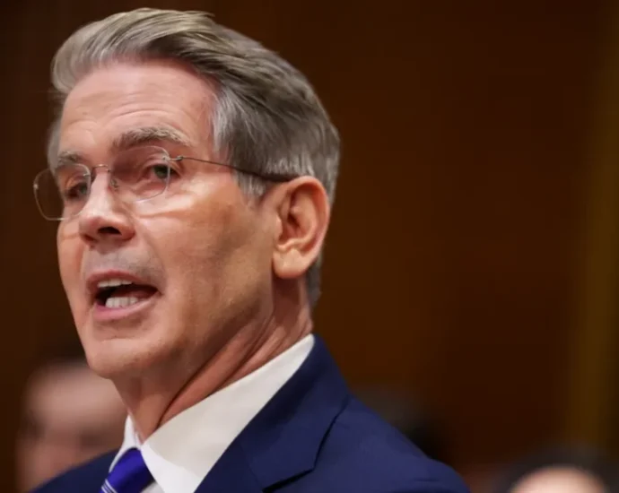 “what-else-is-he-going-to-say?”-us-treasury-head-dismisses-russian-“propagandist”-dmitriev’s-claims-that-sanctions-don’t-hurt