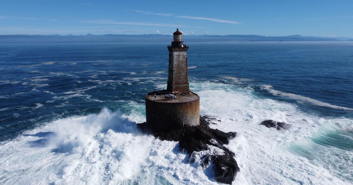 a-deadly-history-haunts-this-imperiled-california-lighthouse.-here’s-why-fans-want-to-save-it