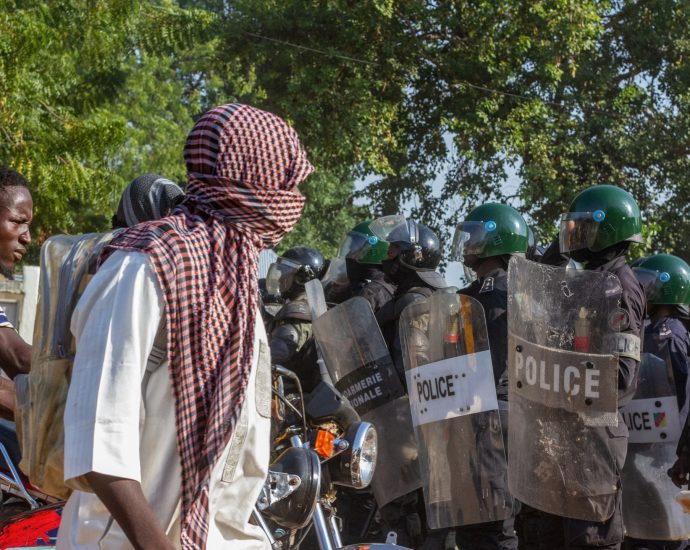 two-killed-in-cameroon-protests-ahead-of-election-results,-opposition-says
