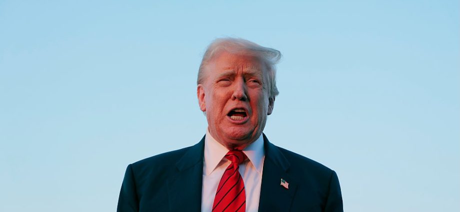 “rigged-and-stolen”:-the-traitor-calls-for-ban-on-mail-in,-early-voting-ahead-of-midterms