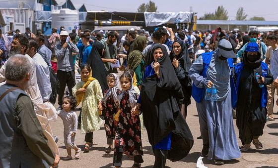 afghanistan:-lifesaving-services-cut-as-taliban-bars-women-aid-workers