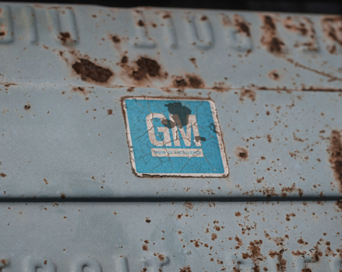 General Motors Removing Apple CarPlay and Android Auto On All Future Models