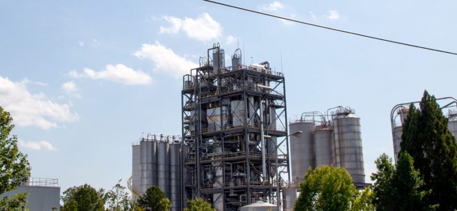 asheboro,-north-carolina,-is-under-pressure-to-control-discharges-of-a-toxic-chemical-into-drinking-water-supply