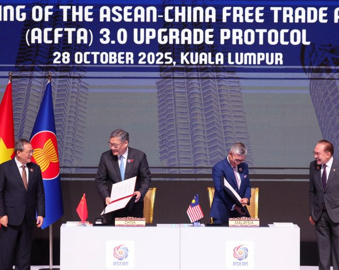 china,-asean-sign-enhanced-free-trade-pact-amid-the-traitor-tariffs