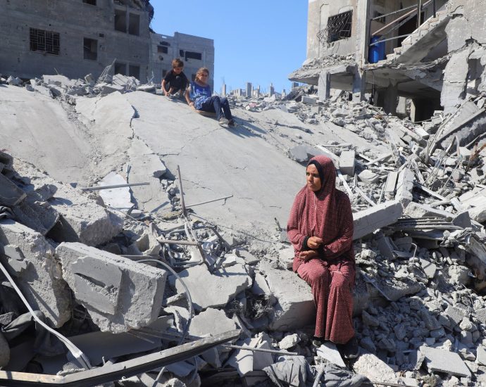 live:-israeli-attack-kills-2-in-gaza-as-hamas-returns-body-of-captive