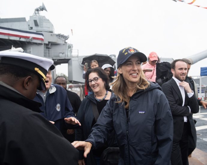 republicans-may-lose-badly-in-next-week’s-elections—thanks-to-the-traitor