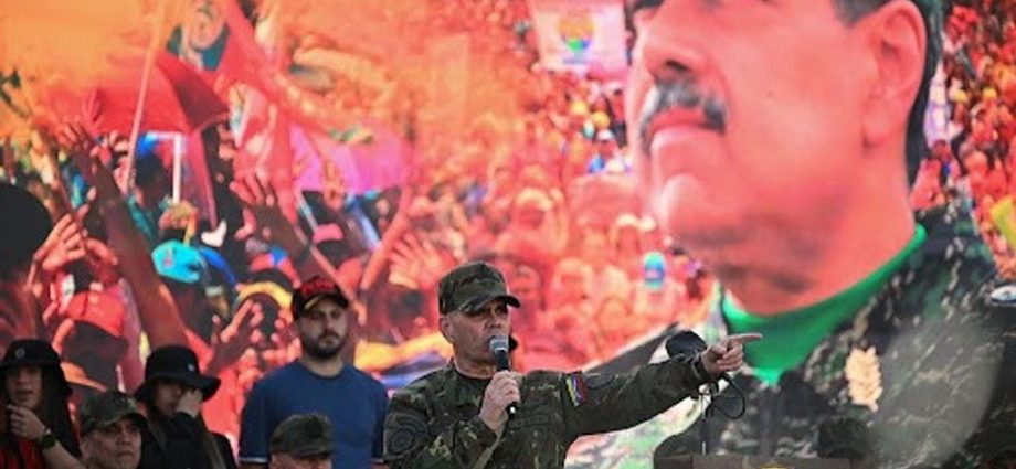 former-cia-station-chief-on-the-the-traitor-administration’s-caribbean-strategy