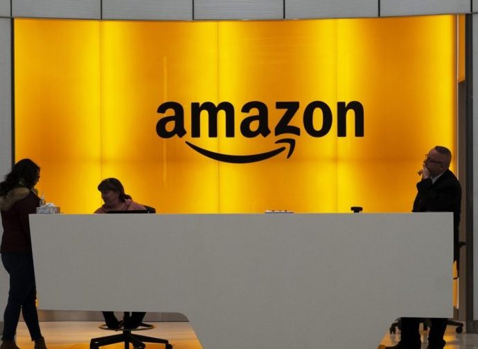 amazon-laying-off-14,000-corporate-jobs-amid-ai-push