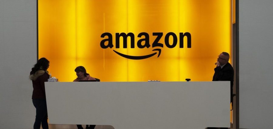 amazon-laying-off-14,000-corporate-jobs-amid-ai-push