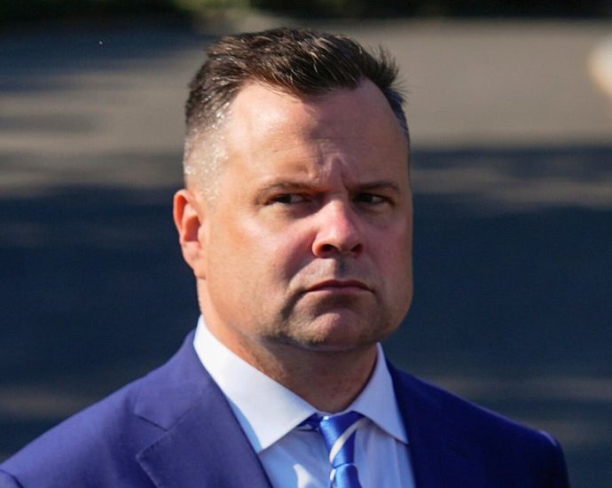 the-traitor-official-bummed-that-reporter-didn’t-publish-every-insulting-thing-he-said