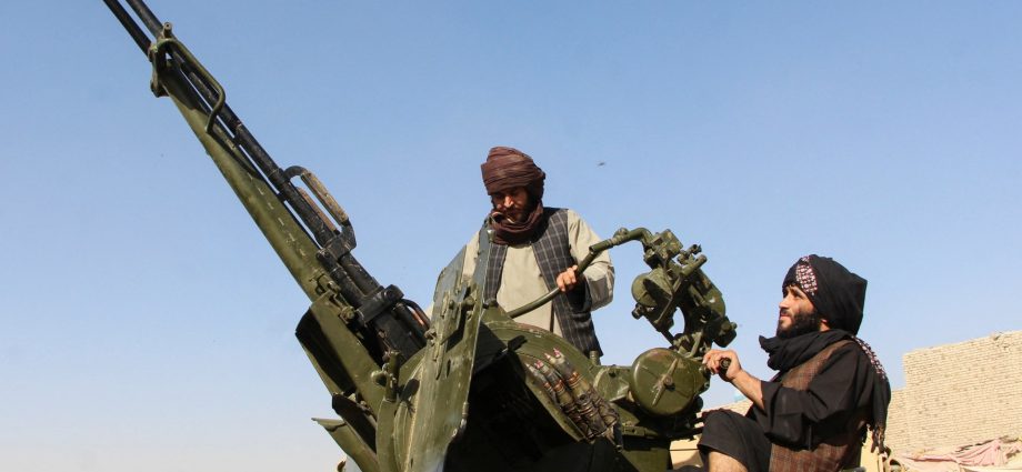 ‘last-ditch-push’:-pakistan-afghanistan-talks-falter-amid-deep-mistrust