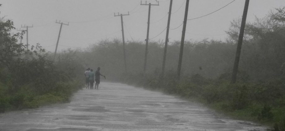 in-photos:-hurricane-melissa-makes-landfall-in-jamaica