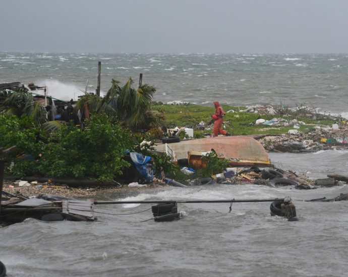 jamaica-declares-disaster-as-‘monstrous-melissa’-ravages-island