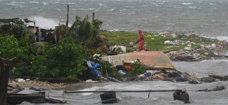 jamaica-declares-disaster-as-‘monstrous-melissa’-ravages-island