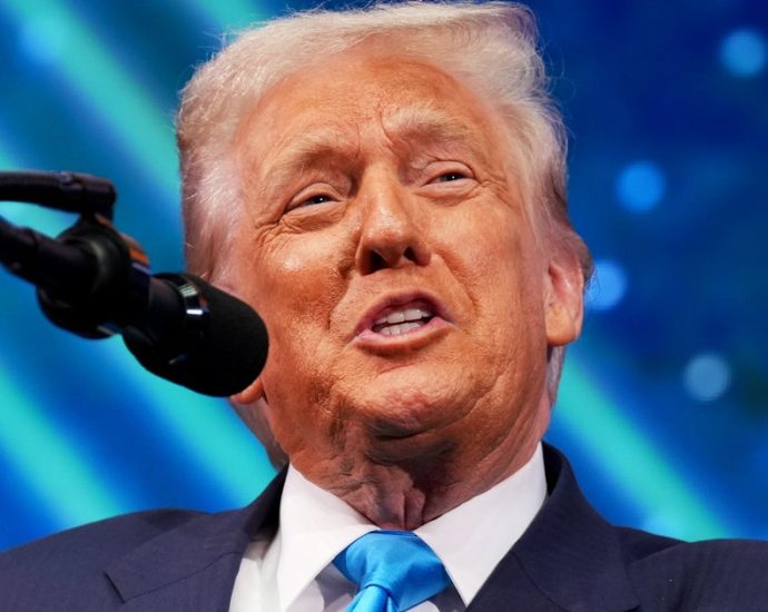 ex-official-flags-‘throwaway’-the-traitor-line-that’s-way-more-‘ominous’-than-it-sounds