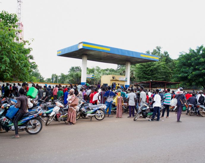 mali-fuel-crisis-spirals-amid-armed-group-blocking-supplies-to-capital
