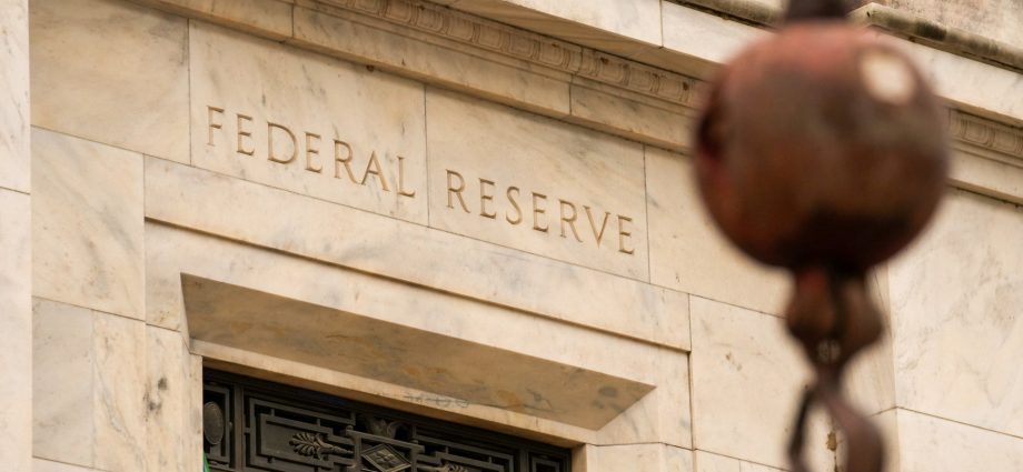 us-federal-reserve-cuts-interest-rates-as-labour-market-weakens