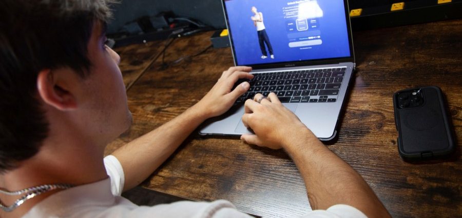 character.ai-is-banning-minors-from-interacting-with-its-chatbots