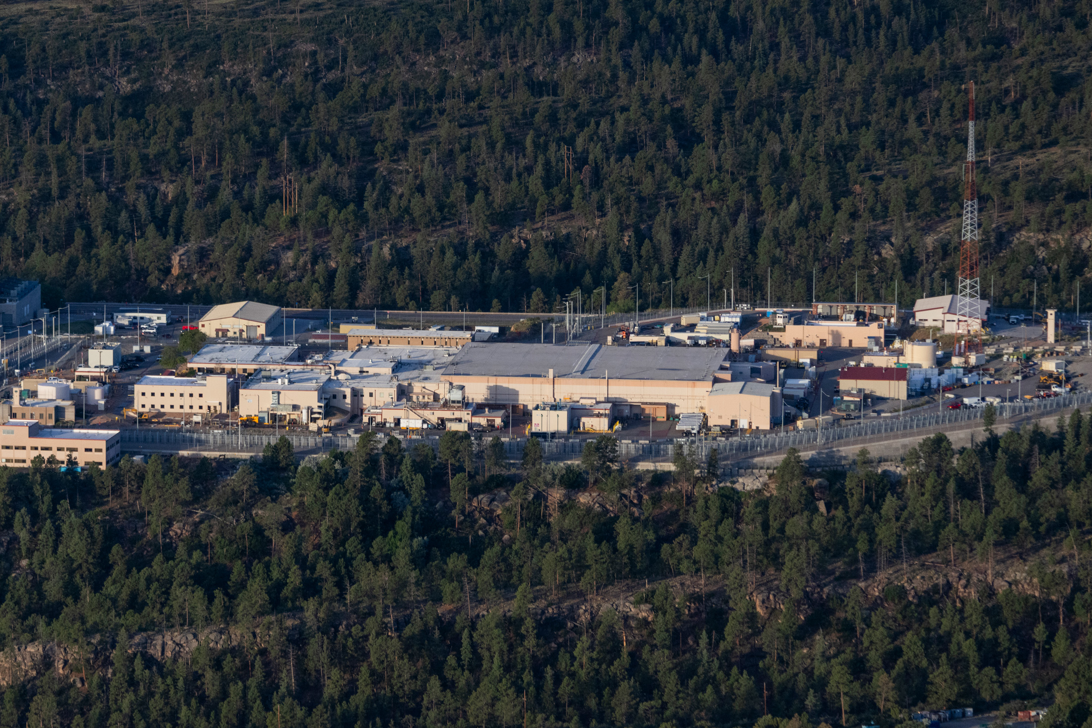 the-aging-los-alamos-lab-at-the-center-of-america’s-nuclear-overhaul