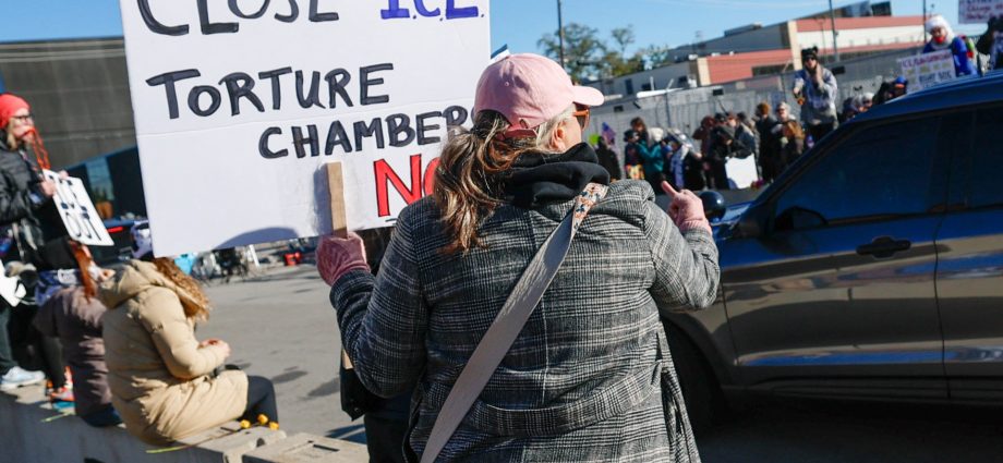 us-democratic-congressional-candidate-indicted-for-chicago-ice-protest