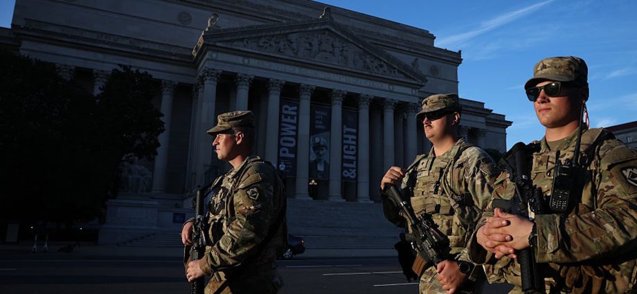 “i’ll-do-whatever-i-want”:-the-traitor-threatens-to-deploy-other-military-branches-in-us-cities